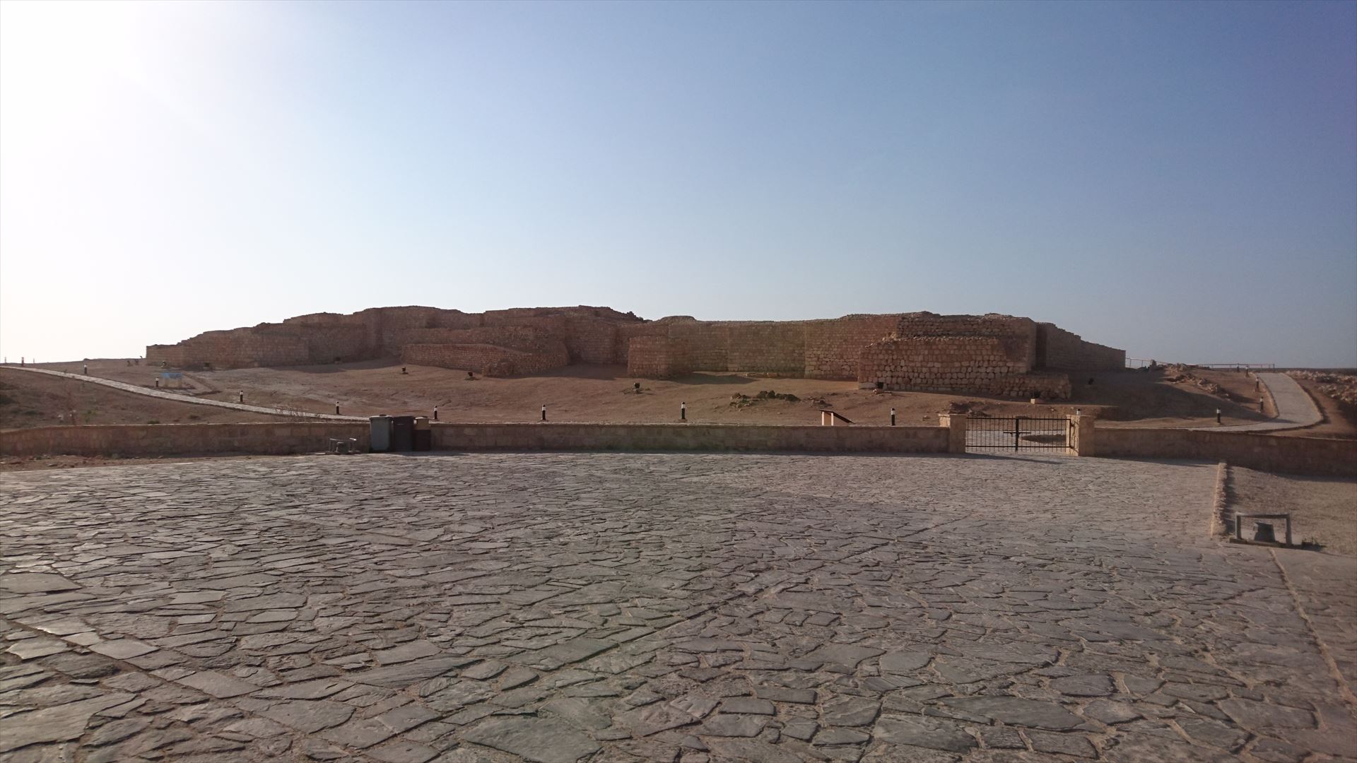 古代南アラビア地方の貿易港 ホールルーリのサムフラム遺跡 Worldtravelog 海外生活 旅行日記