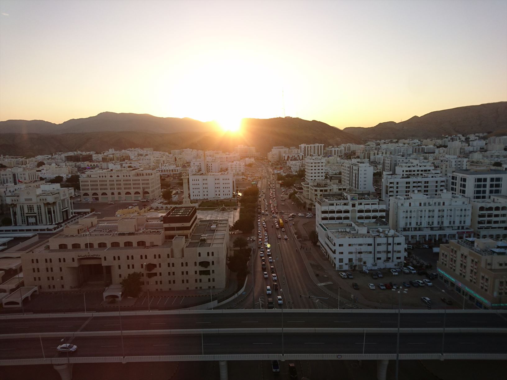 オマーン一の高層ビル・シェラトンオマーンホテル（Sheraton Oman）宿泊記