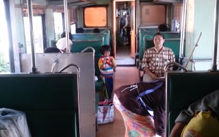 タイ国鉄でコンケンからウドンタニへ