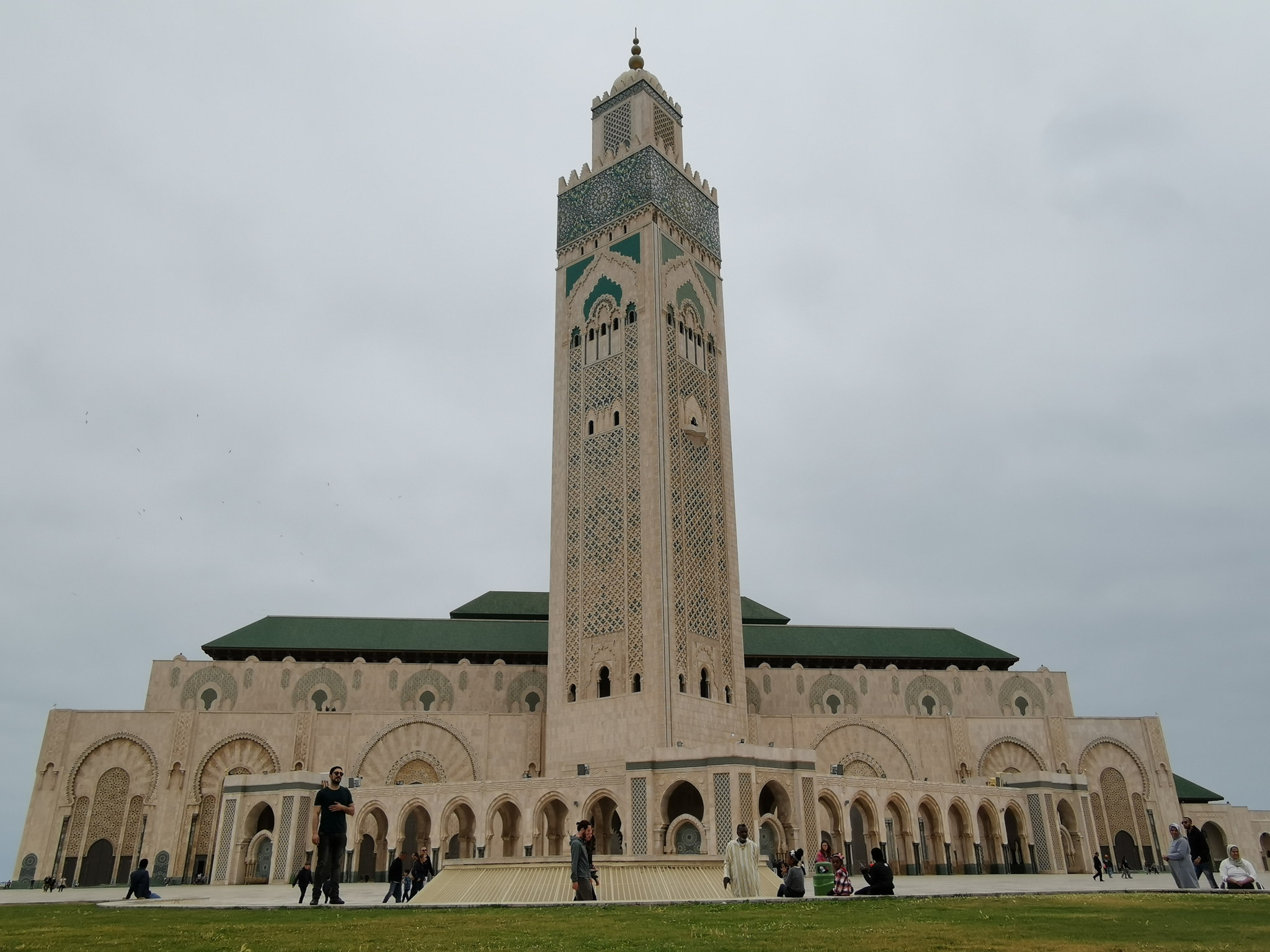 カサブランカの定番観光スポット ハッサン2世モスク