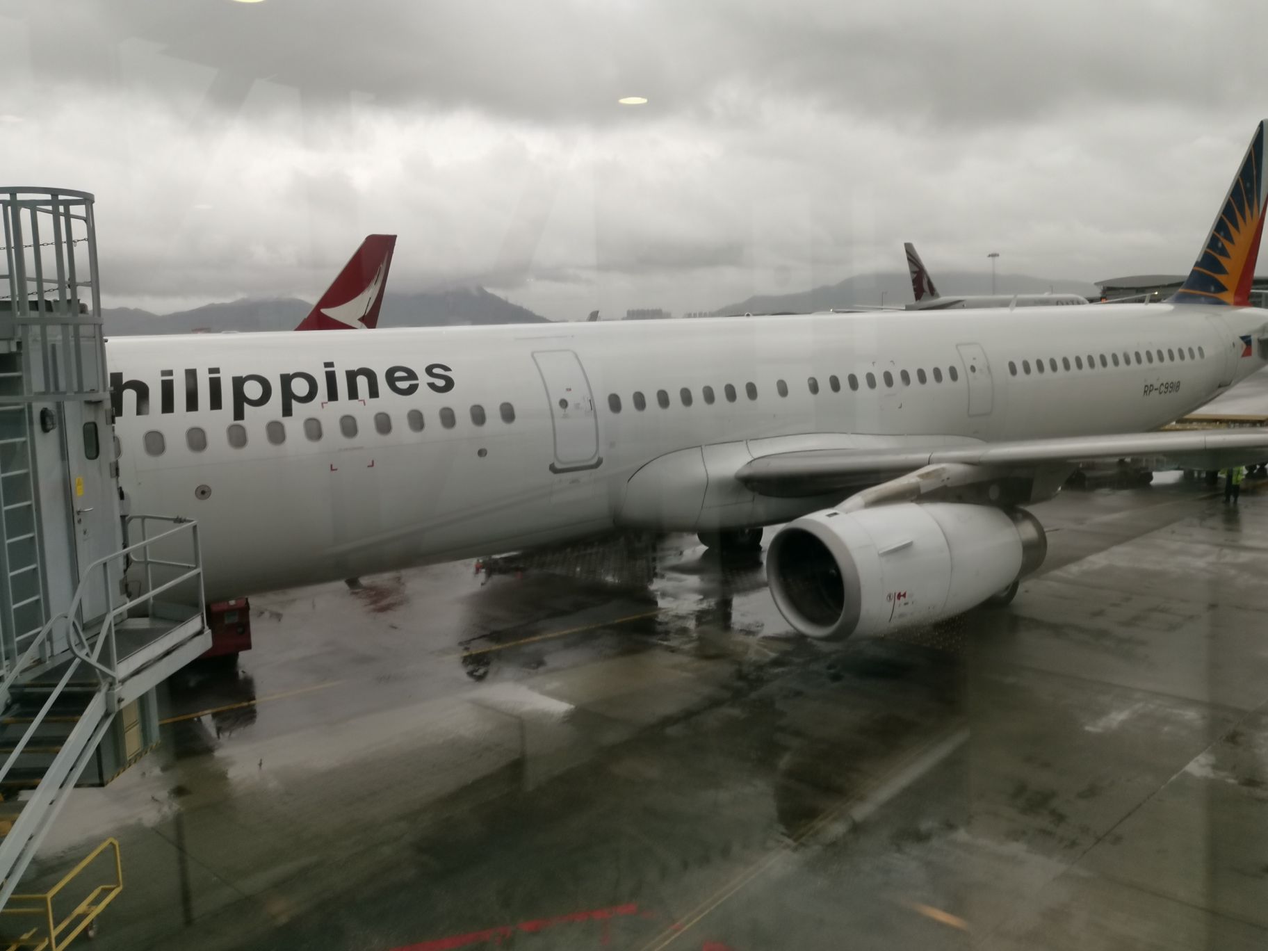 搭乗記 フィリピン航空 A321 ビジネスクラス 香港→マニラ